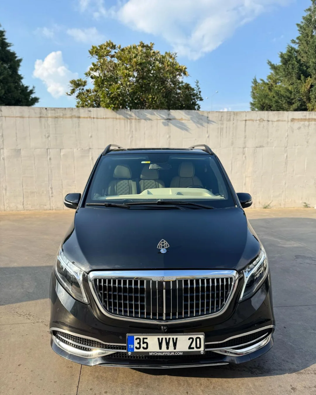 İzmir özel gün transferi Mercedes Maybach ve Vito VIP araç filosu