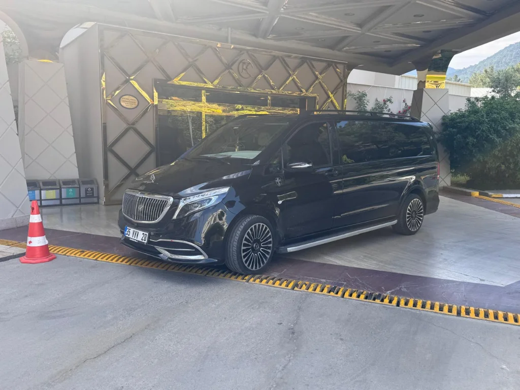 İzmir havalimanı karşılama sonrası VIP transfer otel giriş