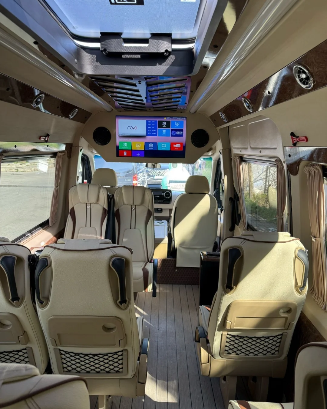 Şehirlerarası VIP transfer Mercedes Sprinter iç mekan Smart TV